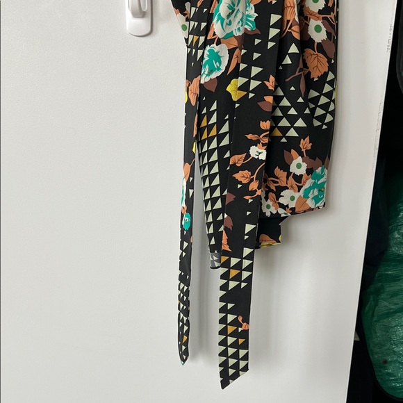 Floral Patterned blouse - Picture 3 of 4